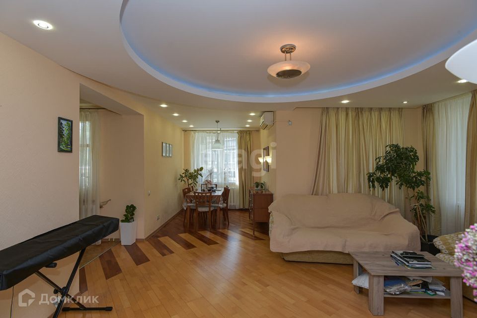 Продаётся 3-комнатная квартира, 94.3 м²