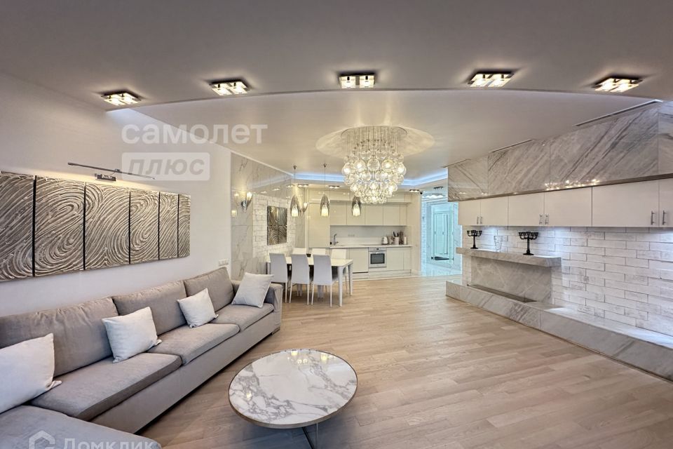 Продаётся 3-комнатная квартира, 128 м²