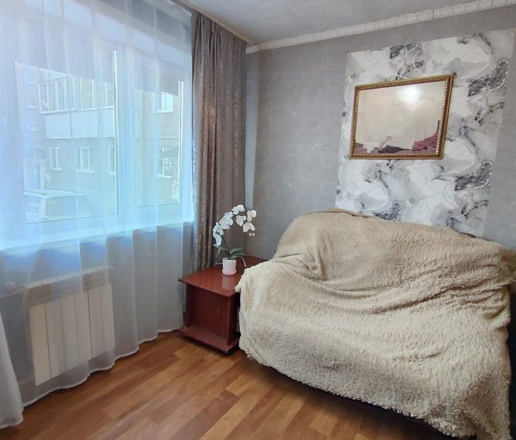 Продаётся 4-комнатная квартира, 60.6 м²