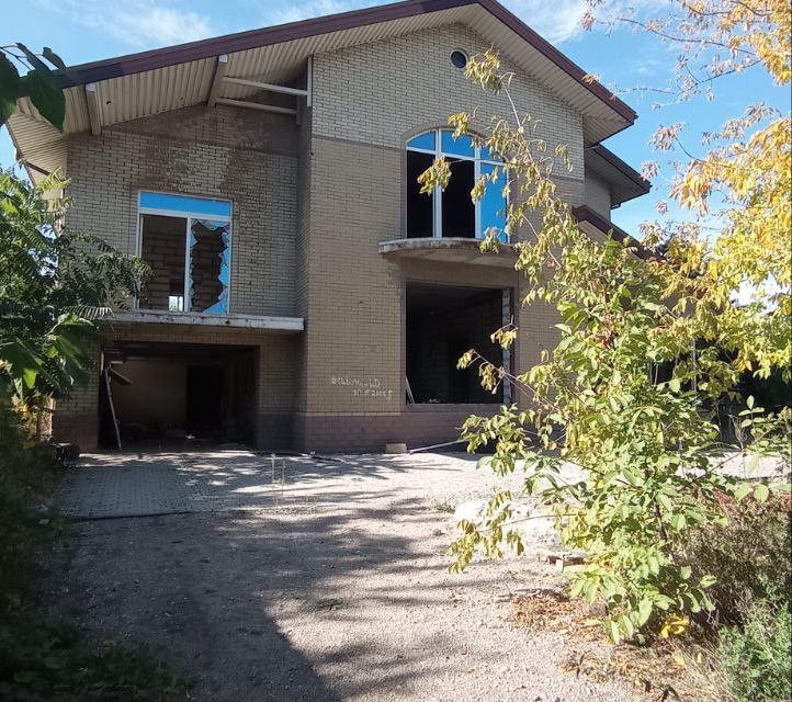 Продаётся 2-этажный дом, 322.9 м²