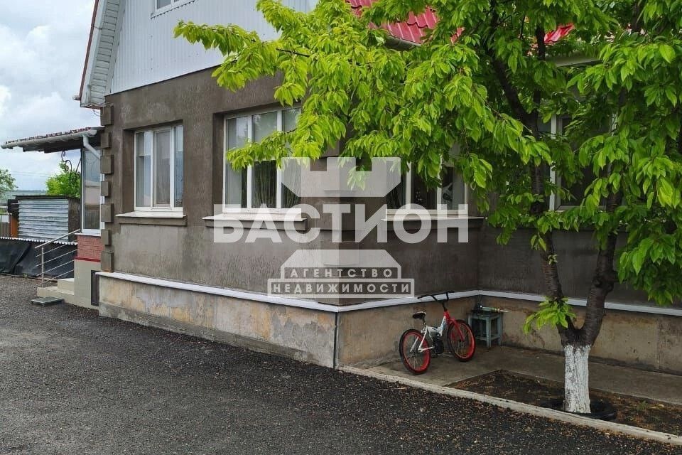 Продаётся 2-этажный дом, 160 м²