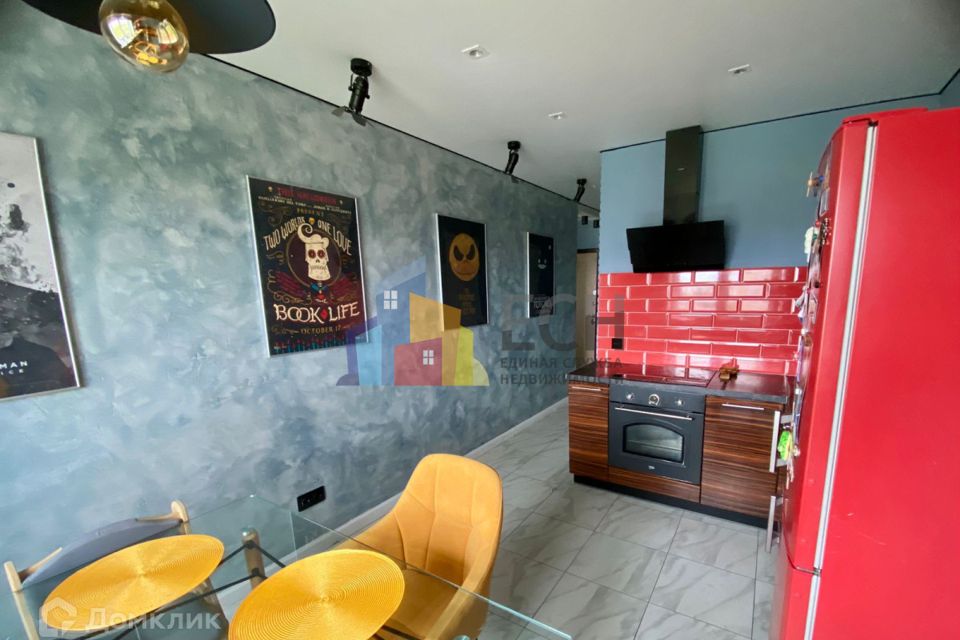 Продаётся 1-комнатная квартира, 49.7 м²