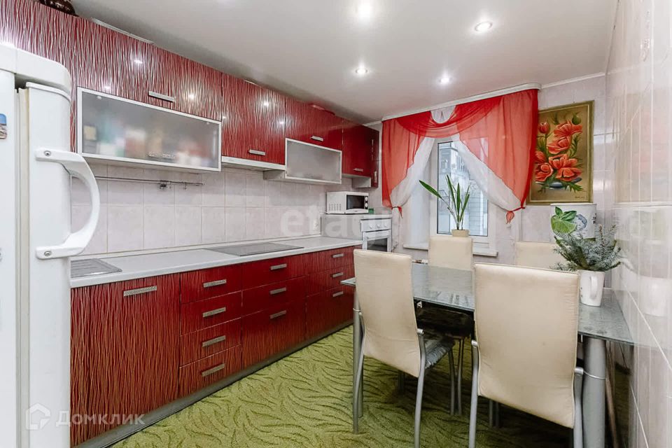 Продаётся 4-комнатная квартира, 81.2 м²