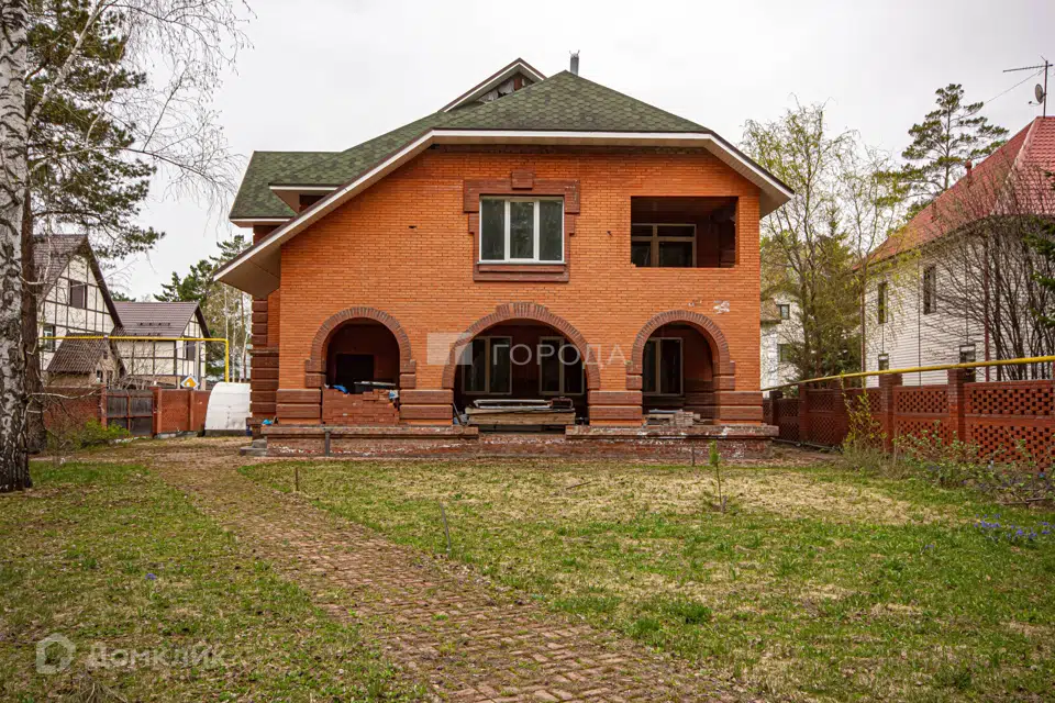 Продаётся 3-этажный дом, 451 м²