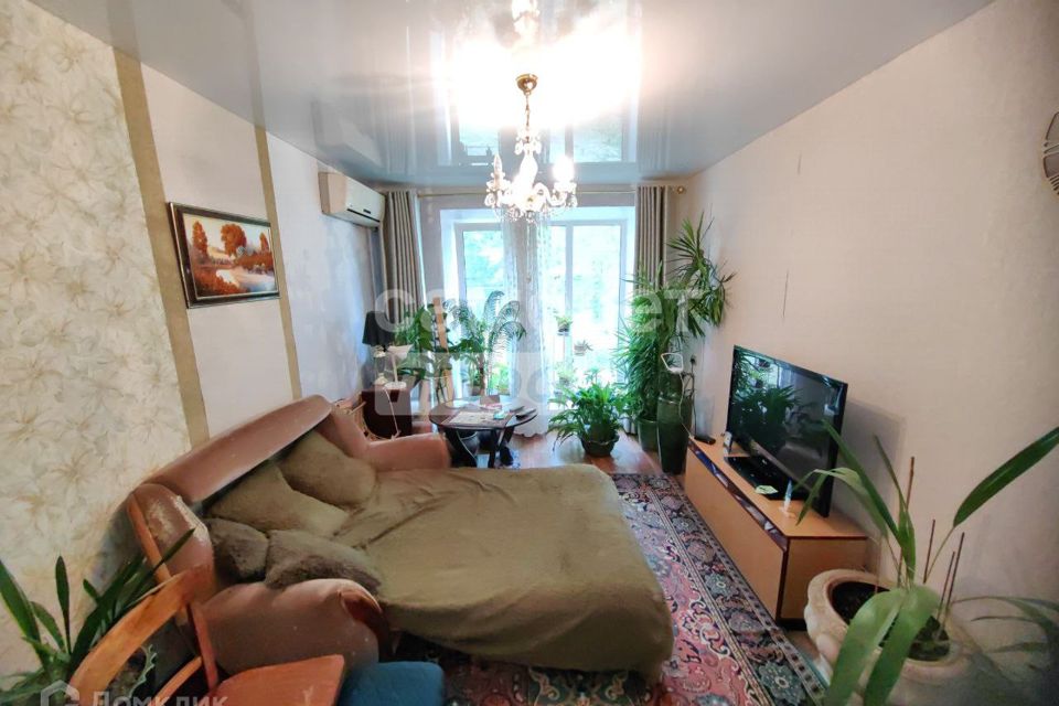 Продаётся 3-комнатная квартира, 52.3 м²