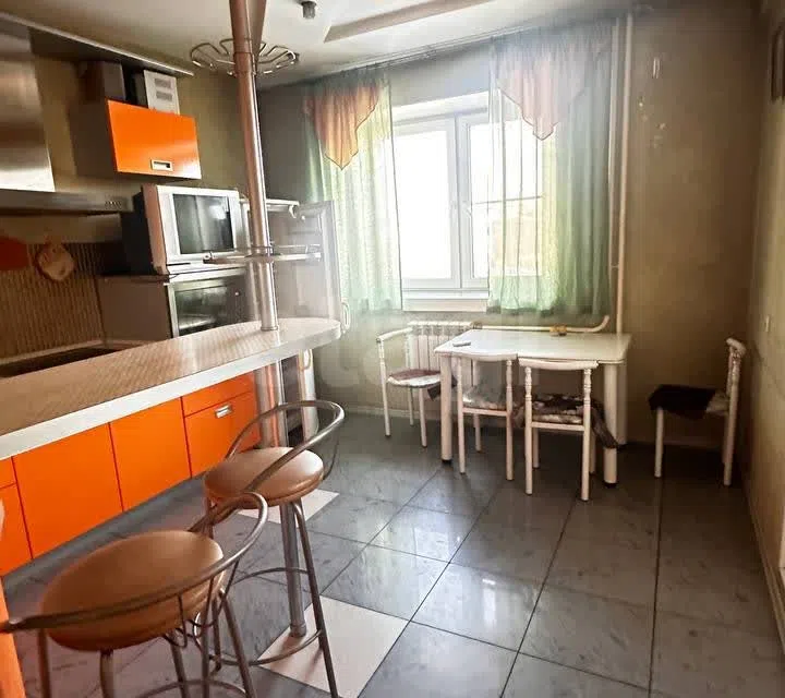 Сдаётся 3-комнатная квартира, 97.8 м²