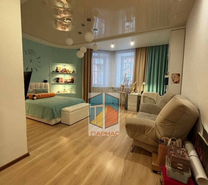 Продаётся 3-комнатная квартира, 124 м²