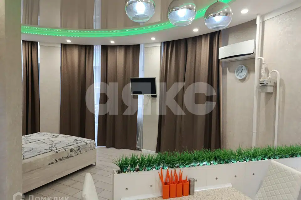 Продаётся 1-комнатная квартира, 42 м²