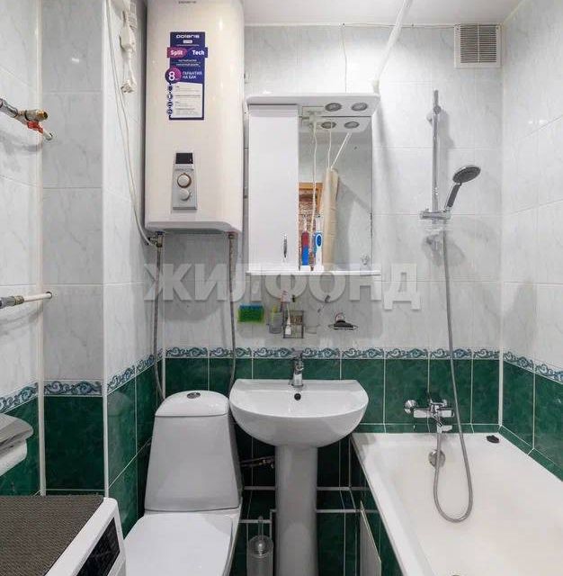 Продаётся 3-комнатная квартира, 48.9 м²