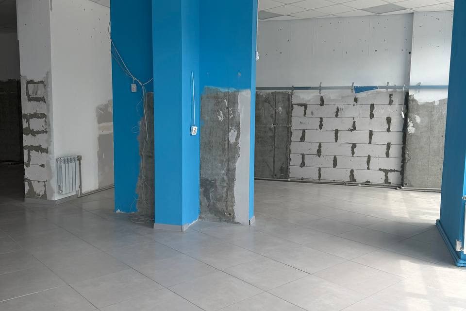 Сдаётся торговое помещение, 148 м²