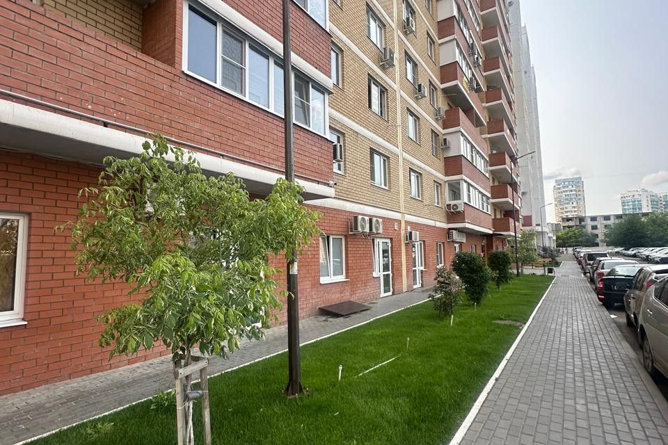 Продаётся 2-комнатная квартира, 65.4 м²