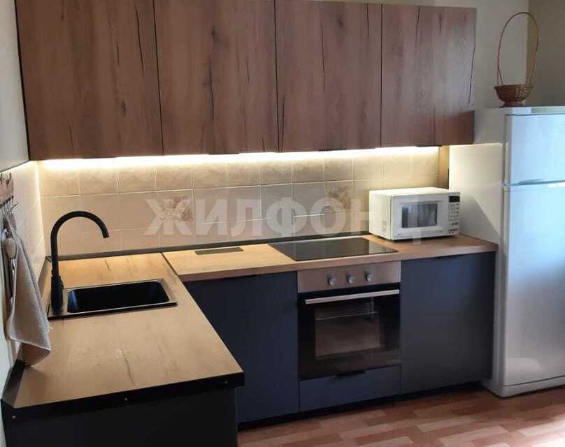 Сдаётся 1-комнатная квартира, 42 м²