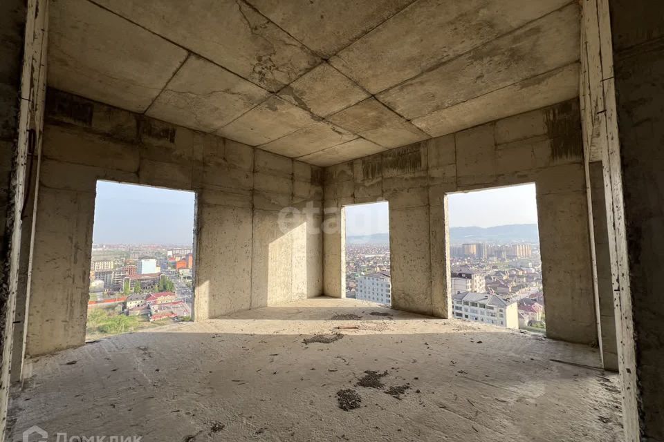 Продаётся 5-комнатная квартира, 560 м²