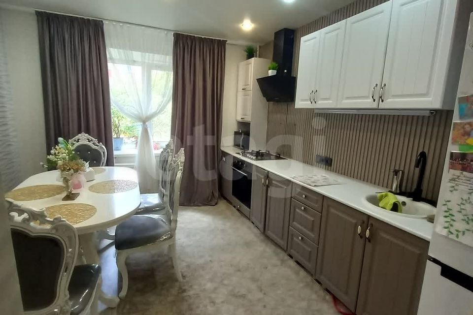 Продаётся 3-комнатная квартира, 65.8 м²