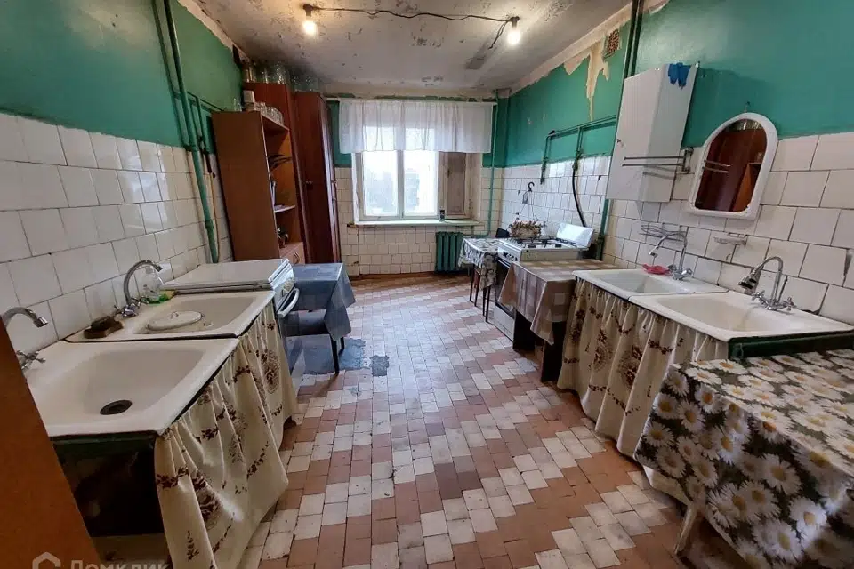 Продаётся комната в 8-комн. квартире, 12.8 м²