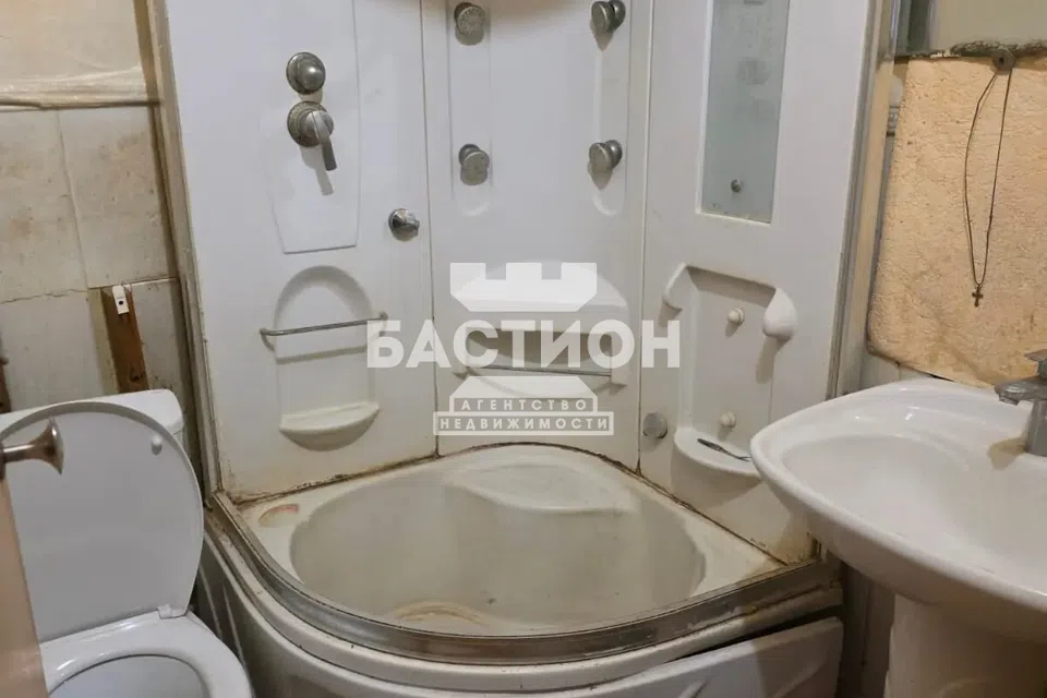 Продаётся 3-комнатная квартира, 59.3 м²