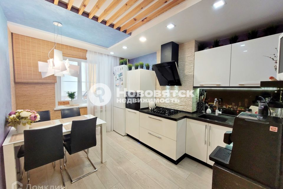 Продаётся 2-комнатная квартира, 58.4 м²
