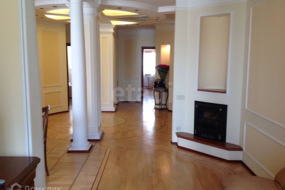 Продаётся 4-комнатная квартира, 110 м²
