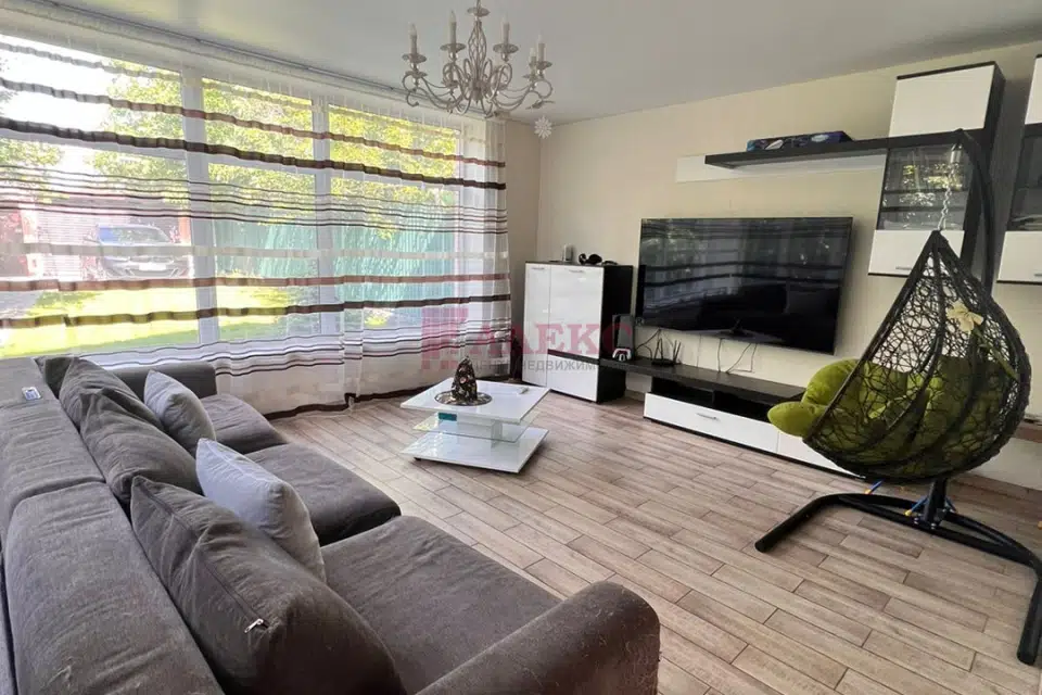 Продаётся 3-этажный дом, 205 м²