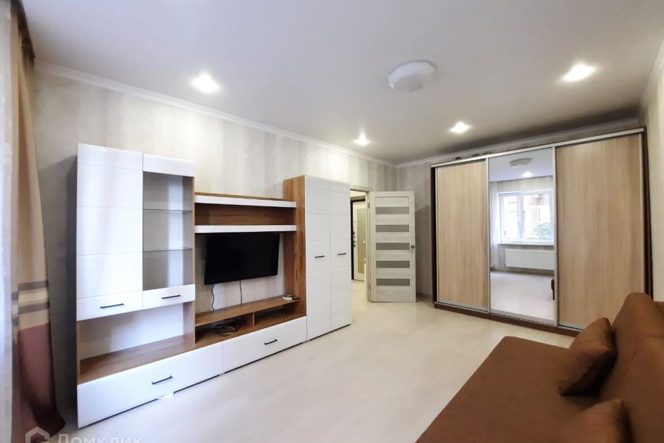 Сдаётся 1-комнатная квартира, 42 м²