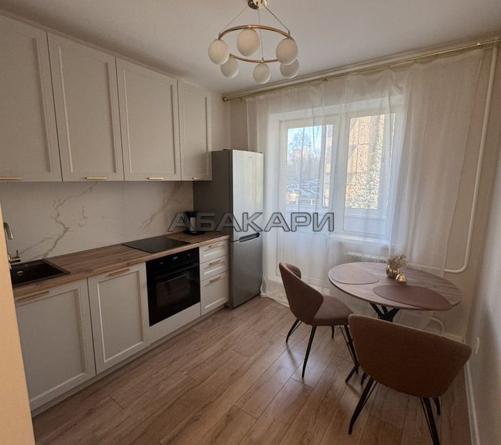 Сдаётся 1-комнатная квартира, 42 м²