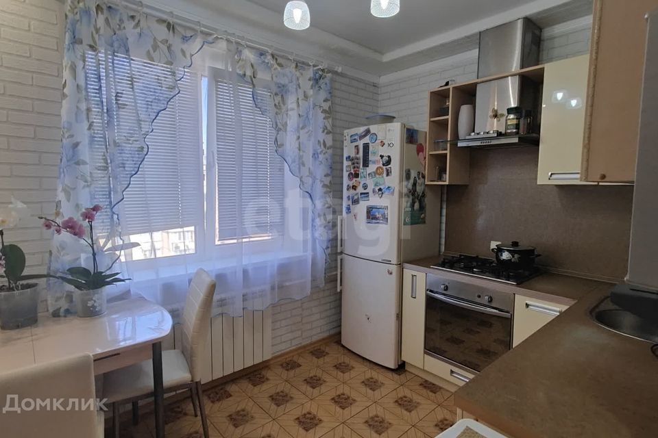 Продаётся 1-комнатная квартира, 42 м²