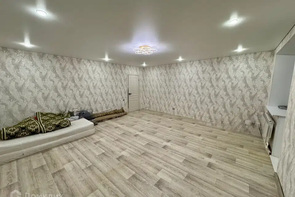 Продаётся 4-комнатная квартира, 90 м²