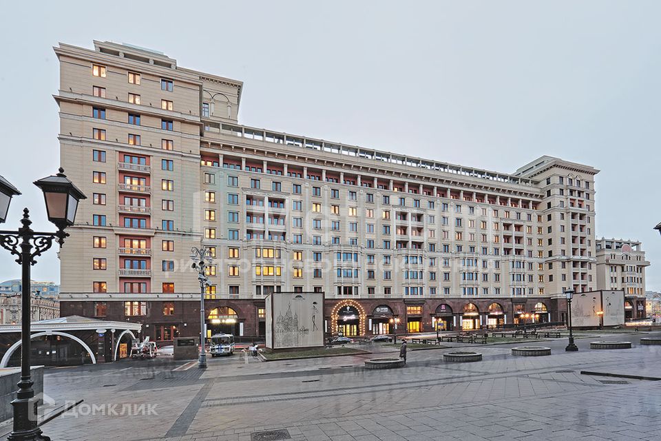 Продаётся 4-комнатная квартира, 207.9 м²