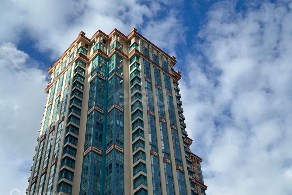 Продаётся 3-комнатная квартира, 167.3 м²