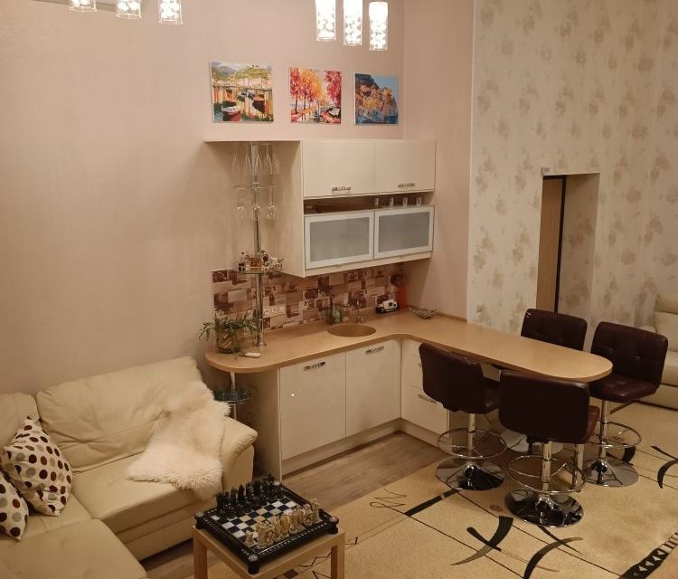 Продаётся 4-комнатная квартира, 158 м²