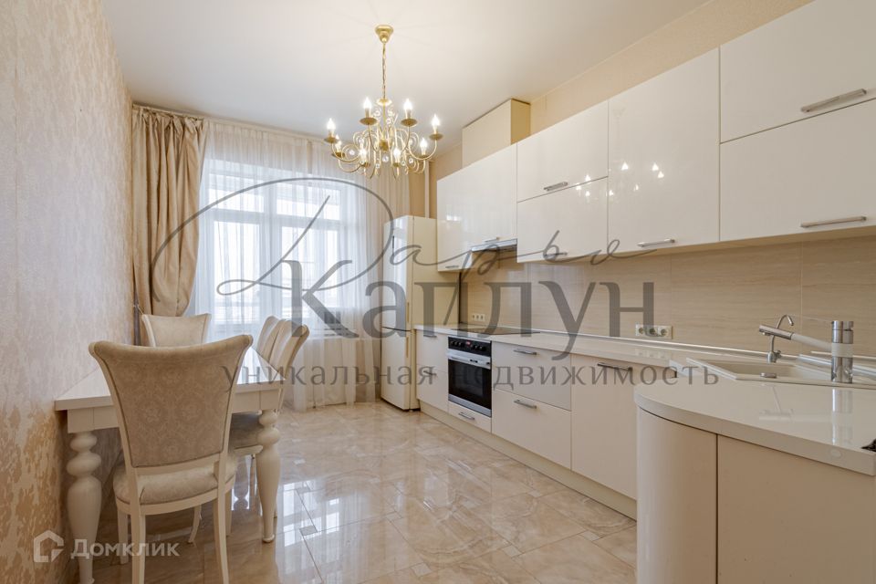 Сдаётся 2-комнатная квартира, 70 м²