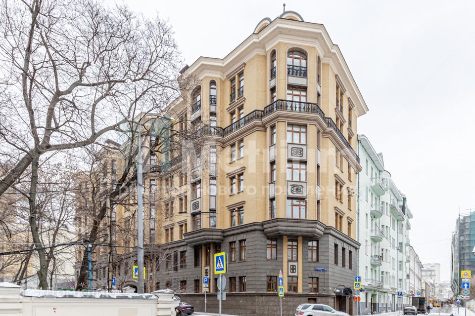 Продаётся 4-комнатная квартира, 166 м²