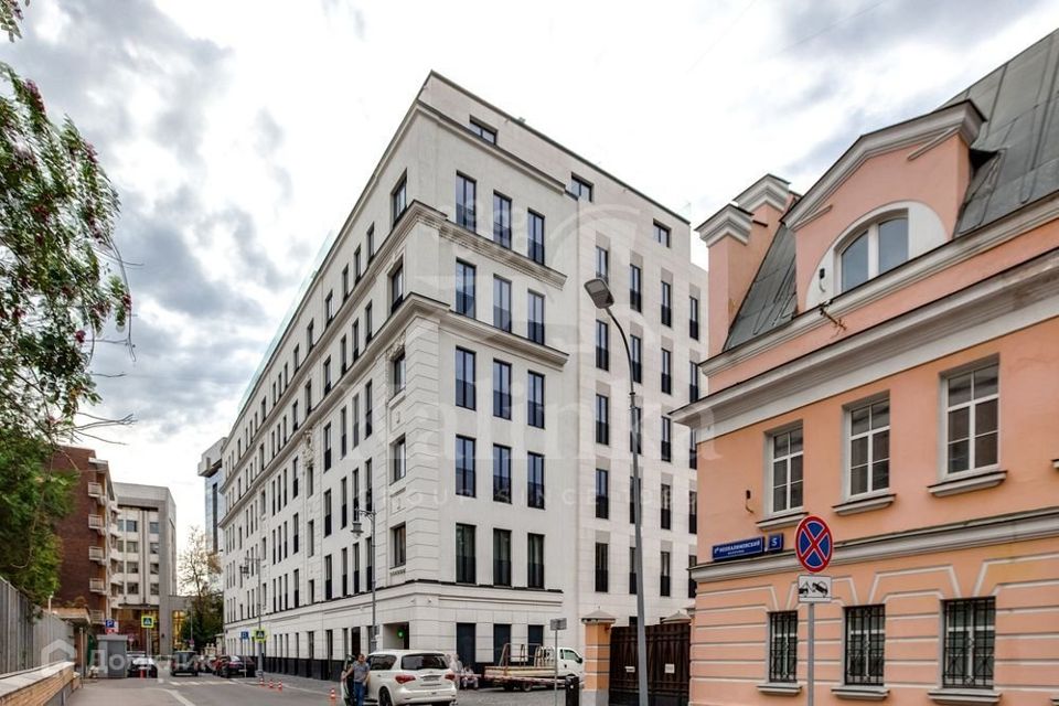 Продаётся 3-комнатная квартира, 109.8 м²