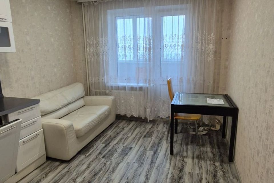 Продаётся 3-комнатная квартира, 82.7 м²