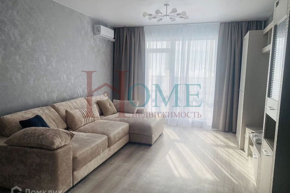 Сдаётся 2-комнатная квартира, 97 м²