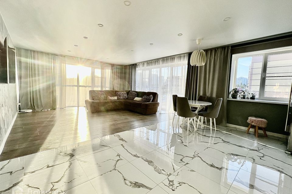 Продаётся 3-комнатная квартира, 103 м²