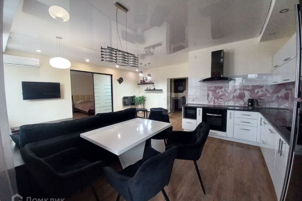 Продаётся 2-комнатная квартира, 70.2 м²