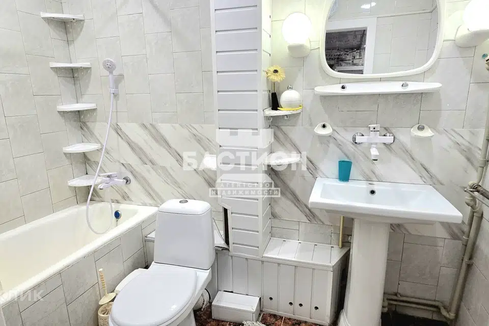 Продаётся 4-комнатная квартира, 64 м²