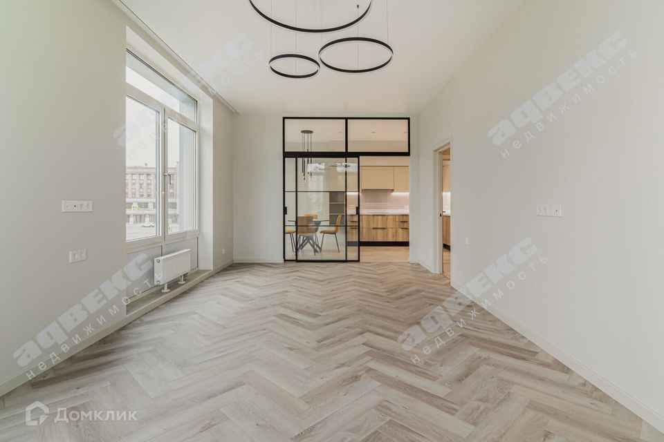 Продаётся 4-комнатная квартира, 145.9 м²