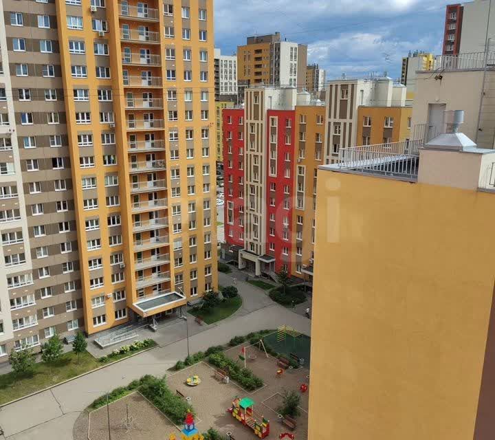 Продаётся 4-комнатная квартира, 82 м²