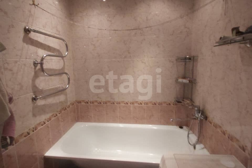 Продаётся 3-комнатная квартира, 67.8 м²