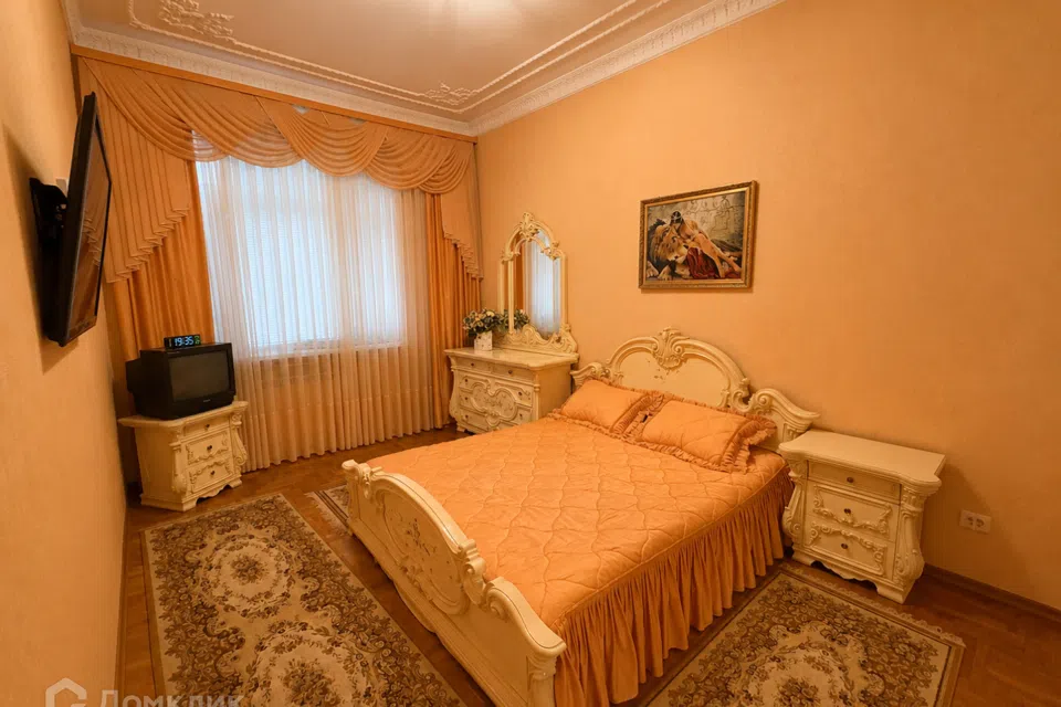 Продаётся 4-комнатная квартира, 97 м²