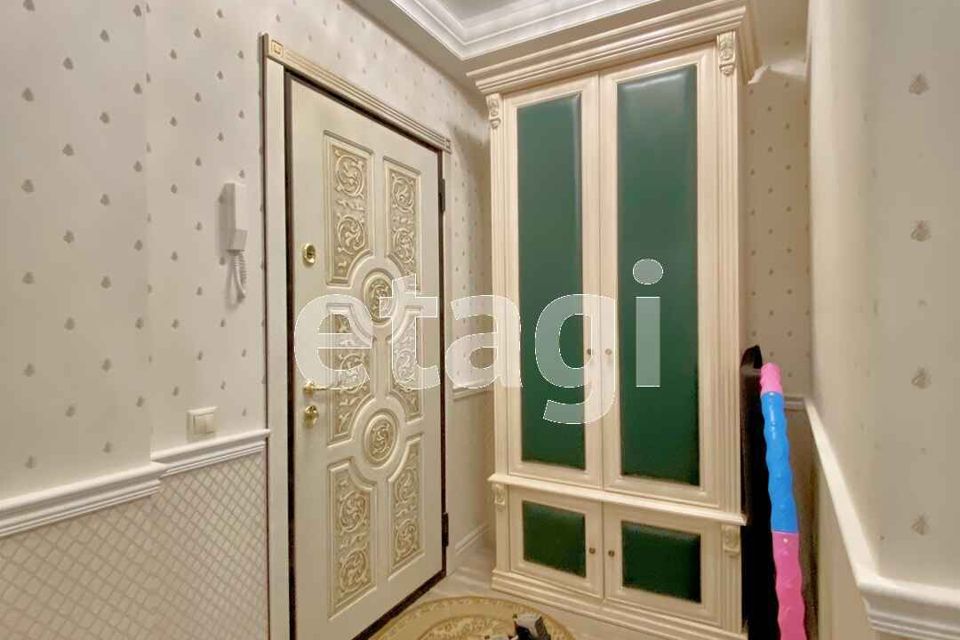 Продаётся 3-комнатная квартира, 97.9 м²