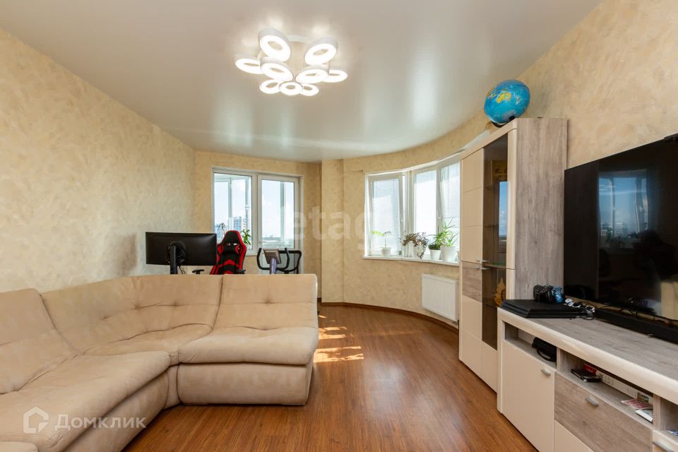 Продаётся 3-комнатная квартира, 97.7 м²