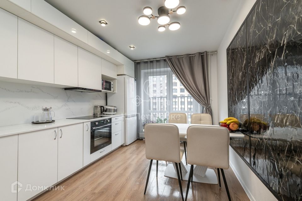 Продаётся 2-комнатная квартира, 56.5 м²