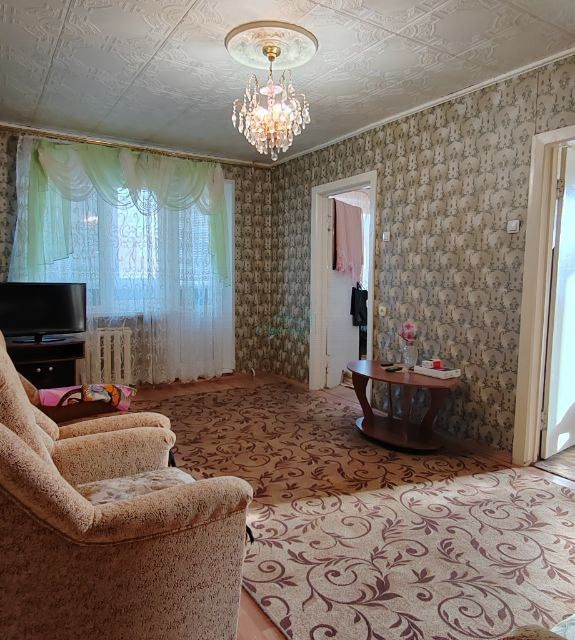 Продаётся 4-комнатная квартира, 60.6 м²