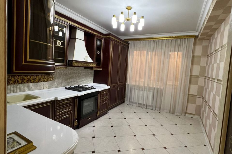 Продаётся 3-комнатная квартира, 111 м²