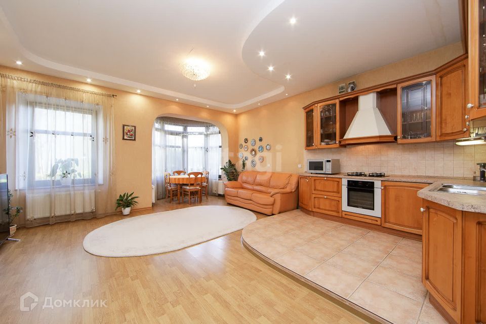 Продаётся 2-комнатная квартира, 98.6 м²