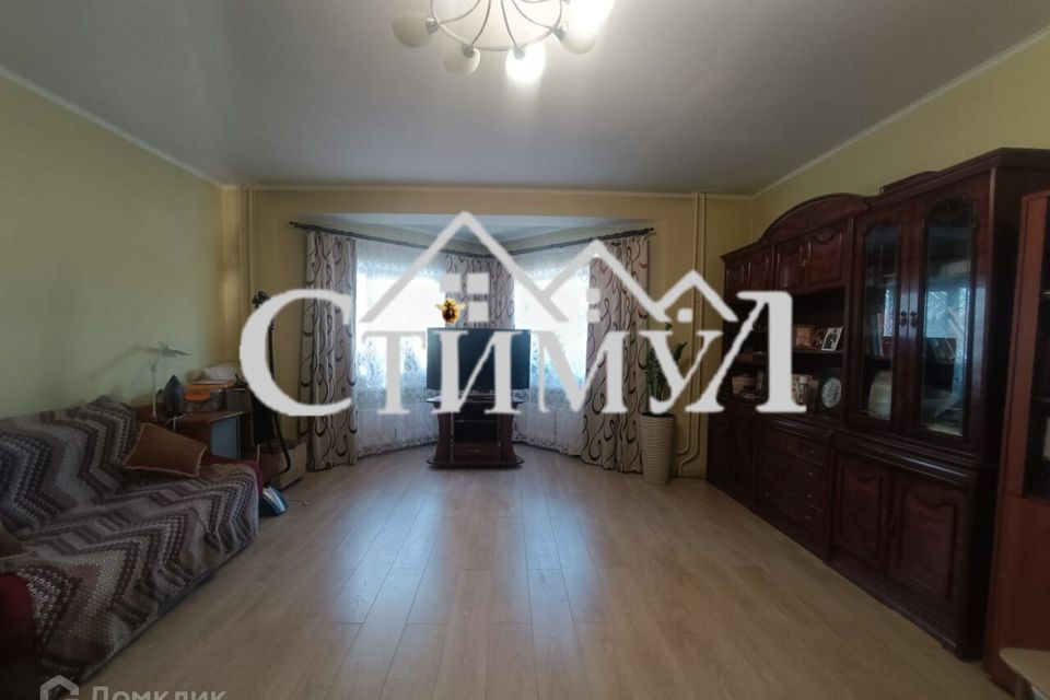 Продаётся 4-комнатная квартира, 132 м²