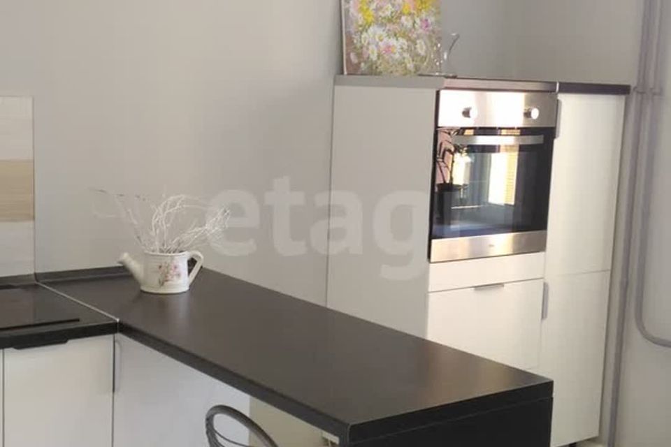 Продаётся 1-комнатная квартира, 43 м²